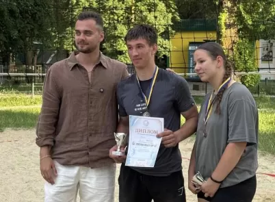 Вихованки Людмили Чорненької підкорюють піщані корти турніру Perlyna Cup