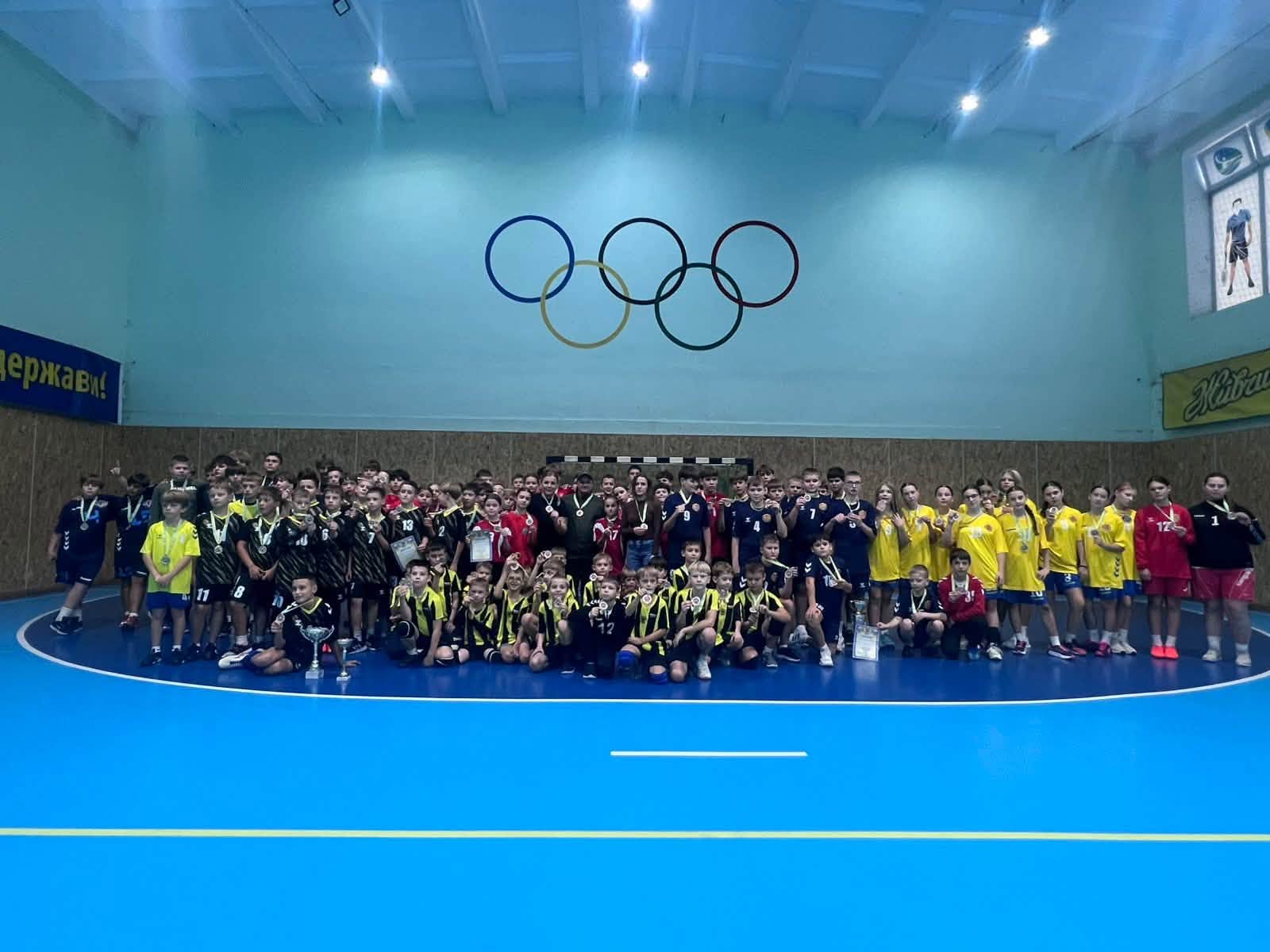 Юні гандболістки КДЮСШ здобули цінний досвід на Всеукраїнському турнірі у Красилові